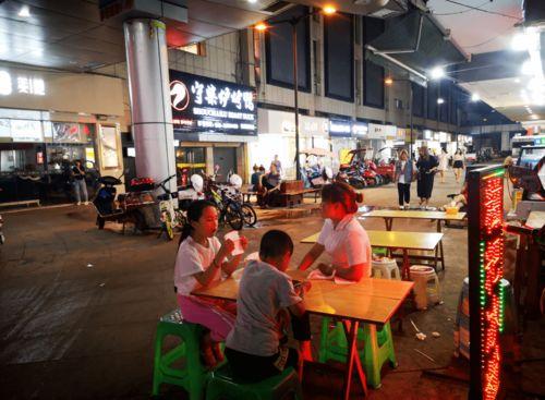 资阳摆摊爆料今日,摆摊爆料,民生百态尽收眼底 第1张 资阳摆摊爆料今日,摆摊爆料,民生百态尽收眼底 第1张